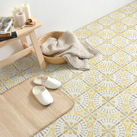 貼ってはがせる 床リメイクシート「Hatte me Floor (ハッテミーフロア)」KKアンティークタイル柄(65cm×3mサイズ) FL-ATKK-02-65x30 ライトグレー x イエロー