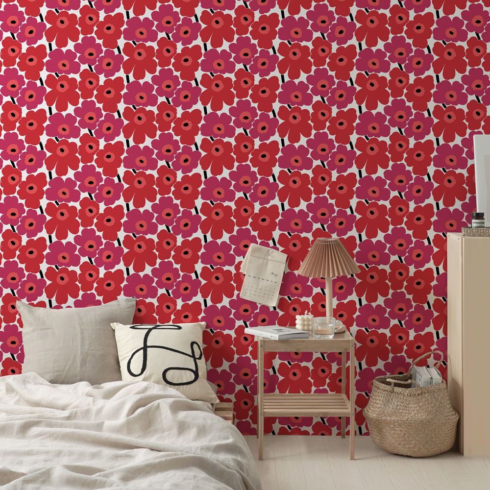 はがせる 壁紙 シール 「marimekko × NU WALLPAPER」Red Pieni Unikko Peel and Stick  Wallpaper / MKS4492 | 壁紙屋本舗 公式