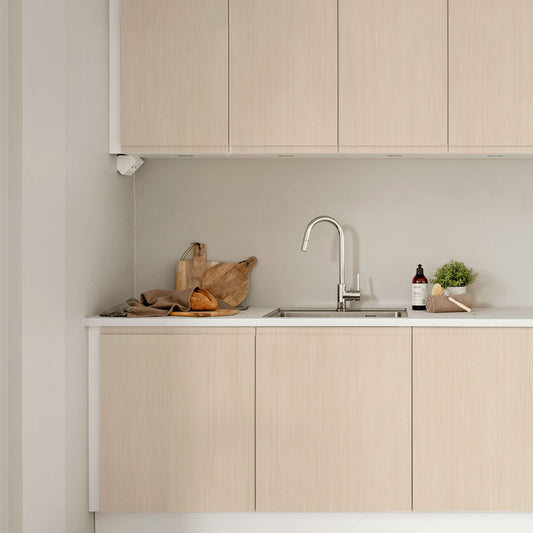 貼ってはがせる シール壁紙 「Hatte me! (ハッテミー)」 リメイクシート ウッド 柾目 (65cm×1mサイズ) MMAY-01 / アッシュイエロー/Light