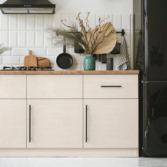 貼ってはがせる シール壁紙 「Hatte me! (ハッテミー)」 リメイクシート ウッド 柾目 (65cm×2.6mサイズ) MMMN-02 / モノトーン/White Cherry