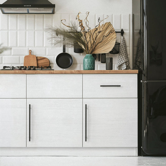 貼ってはがせる シール壁紙 「Hatte me! (ハッテミー)」 リメイクシート ウッド 柾目 (65cm×1mサイズ) MMMN-03 / モノトーン/Off white