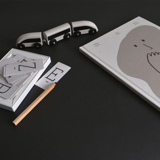 リメイクシート 無地カラー 強粘着タイプ 【巾61cm×10cm単位切り売り】 スモーキーブラック