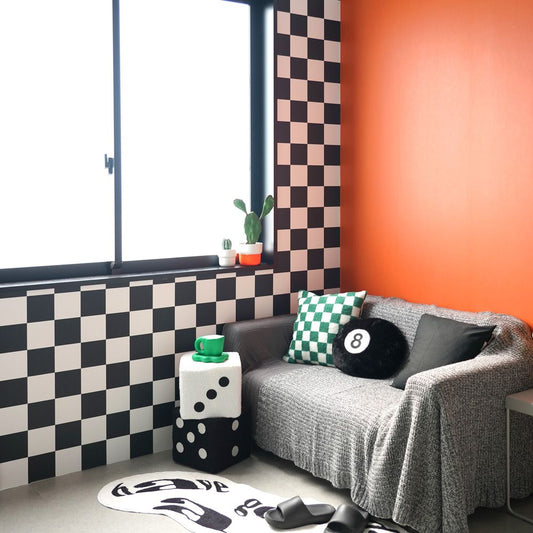 はがせる壁紙 のりなしタイプ What's poppin? チェッカー L (49cm×2.5mサイズ) ブラック