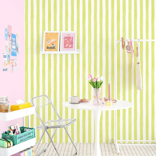 貼りやすいフリース壁紙 のりなしタイプ What's poppin? メロウストライプ ペールライム