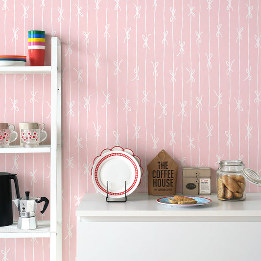 はがせる壁紙 のりなしタイプ What's poppin? リボンストライプ ナチュラル (49cm×2.5mサイズ) チェリー