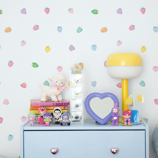 貼りやすいフリース壁紙 のりなしタイプ What's poppin? ストロベリードロップ レインボーベリー / ブルー