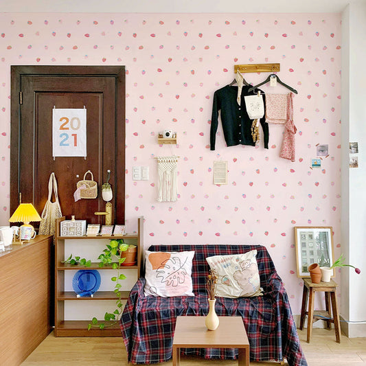 貼りやすいフリース壁紙 のりなしタイプ What's poppin? ストロベリードロップ ミックスベリー / ピンク