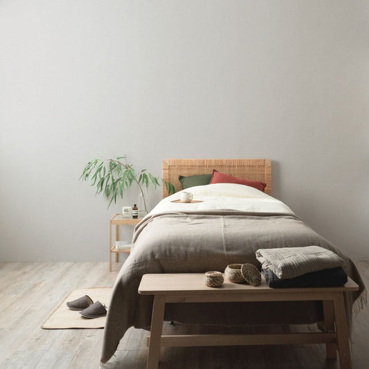 破れにくい壁紙 のりなしタイプ / ブラック・グレーセレクション / グレースカイ Gray sky 42020