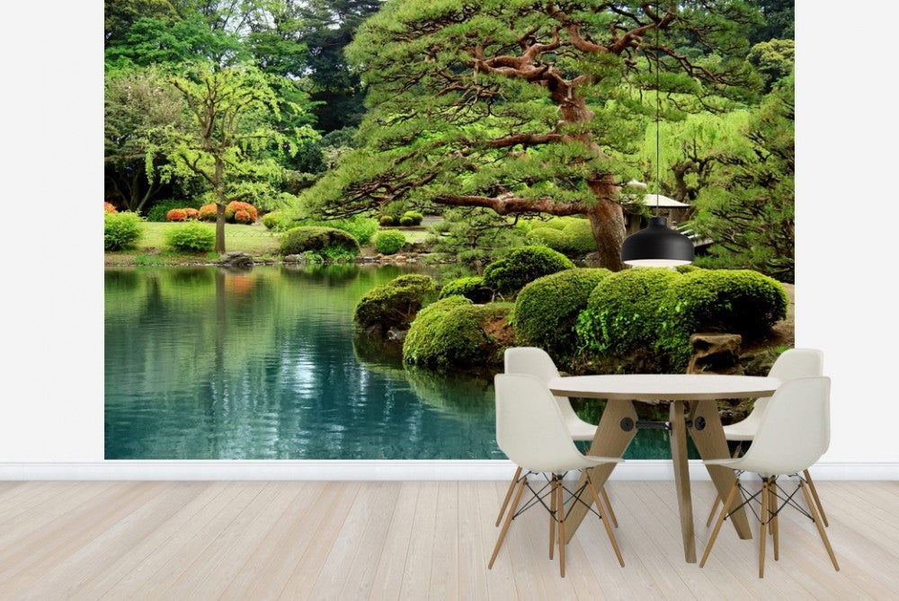 輸入壁紙 カスタム壁紙 PHOTOWALL / Calm Zen Lake and Bonzai Trees in Tokyo Garden (e22820)