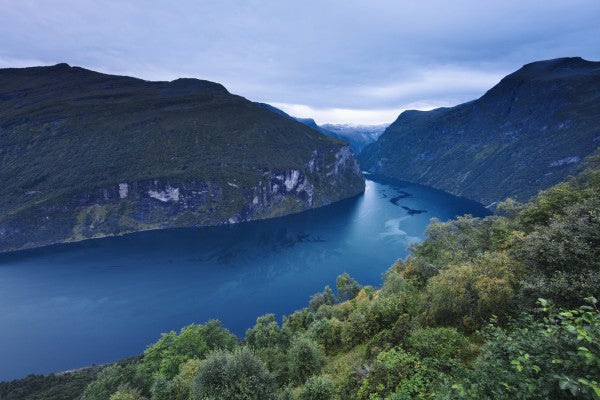 輸入壁紙 カスタム壁紙 PHOTOWALL / Blue Hour at Geiranger Fjord (e31039)