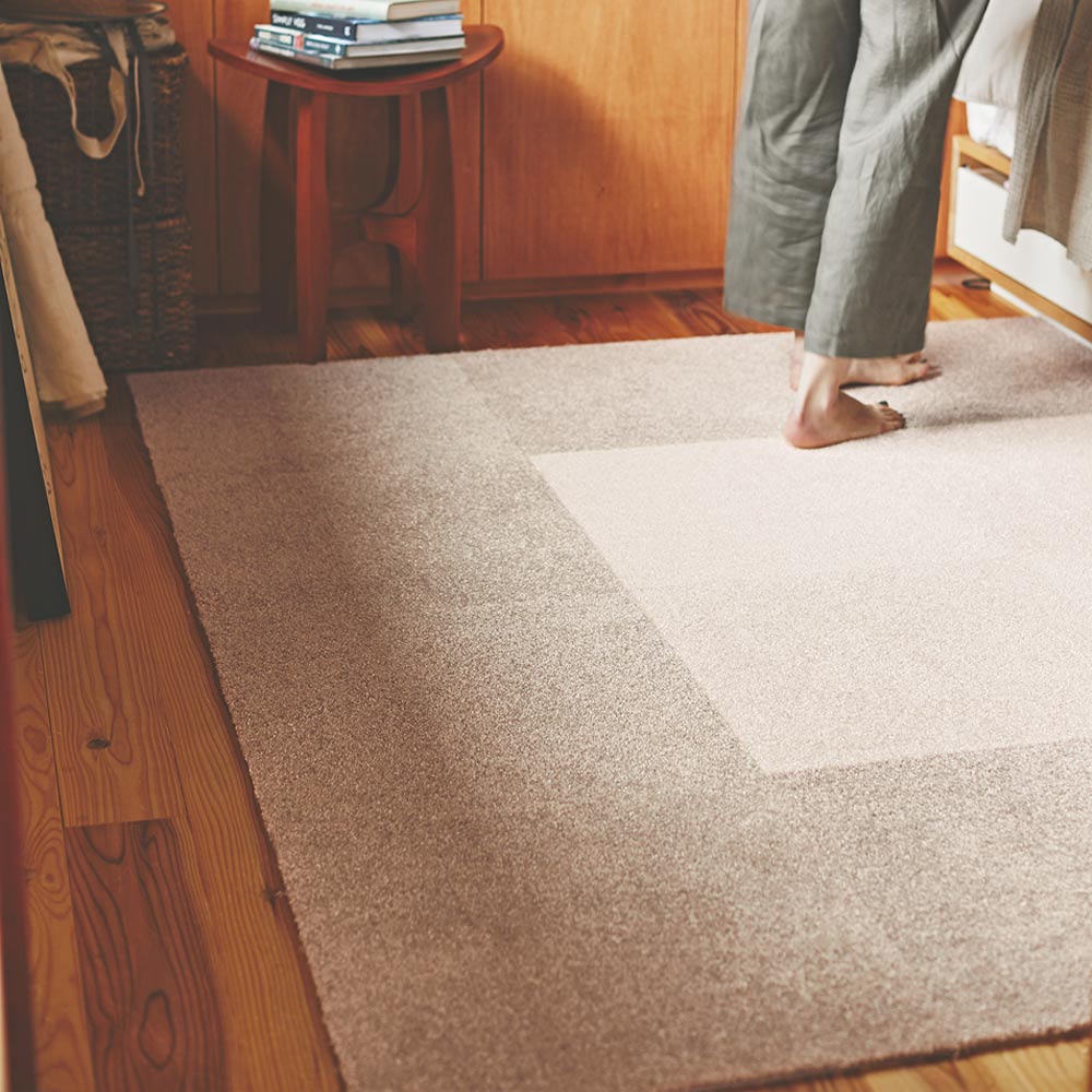 洗えるタイルカーペット 東リ ファブリックフロア スクエア2400 ソワレ 【1ケース(10枚入)単位で販売】 FF2401 パール 吸着タイプ 床暖房対応