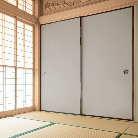ふすまリメイクシート 消臭シールタイプ 檀紙 灰白 (約185cm×94cm)