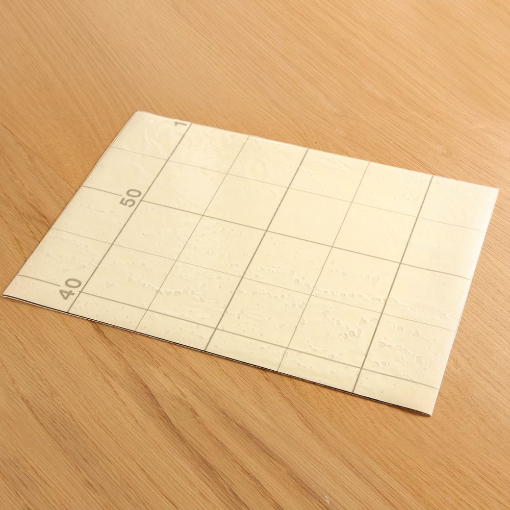 裏にはフィルムが付いています