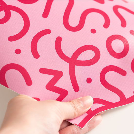 水はね防止シート What's poppin? WIGGLE WAVE チェリー×ピンク MBS-WP10（25cm×1.3m）