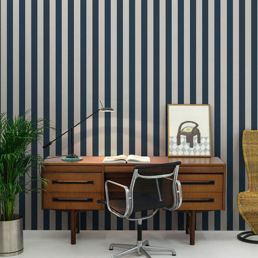 はがせる壁紙 のりなしタイプ ロンドンストライプW4 (49cm×2.5mサイズ) NKH-LS405 ネイビー