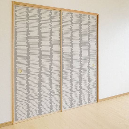 ふすまリメイクシート ふすま紙のりなしタイプ Tsundoku グレー (約185cm×94cm) KTST-BS-06