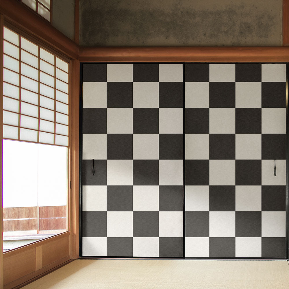 ふすまリメイクシート 消臭シールタイプ WAGARA 市松 墨×白 (約185cm×94cm) SSFC-WF-10
