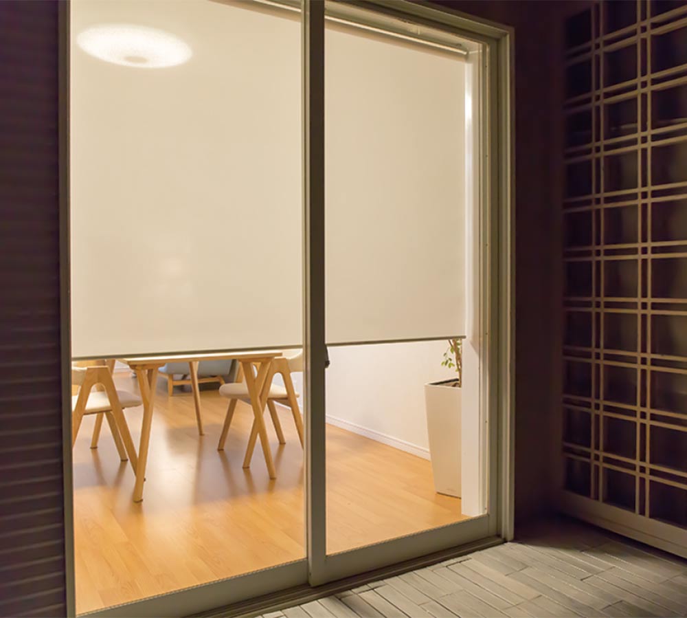 ロールスクリーン透過度 採光 昼