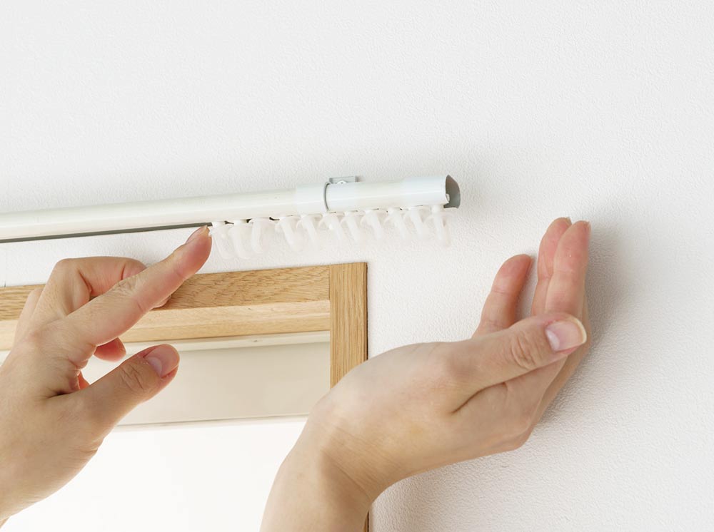 ロールスクリーン　取り付け01