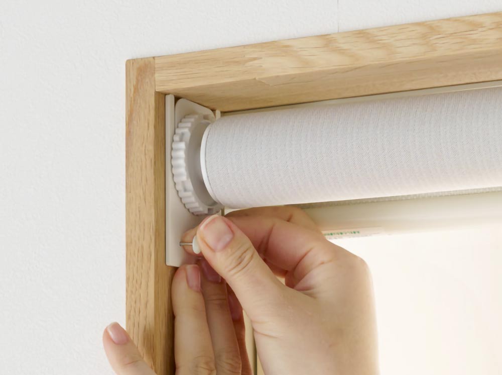 ロールスクリーン セーフティプレート 太鼓鋲