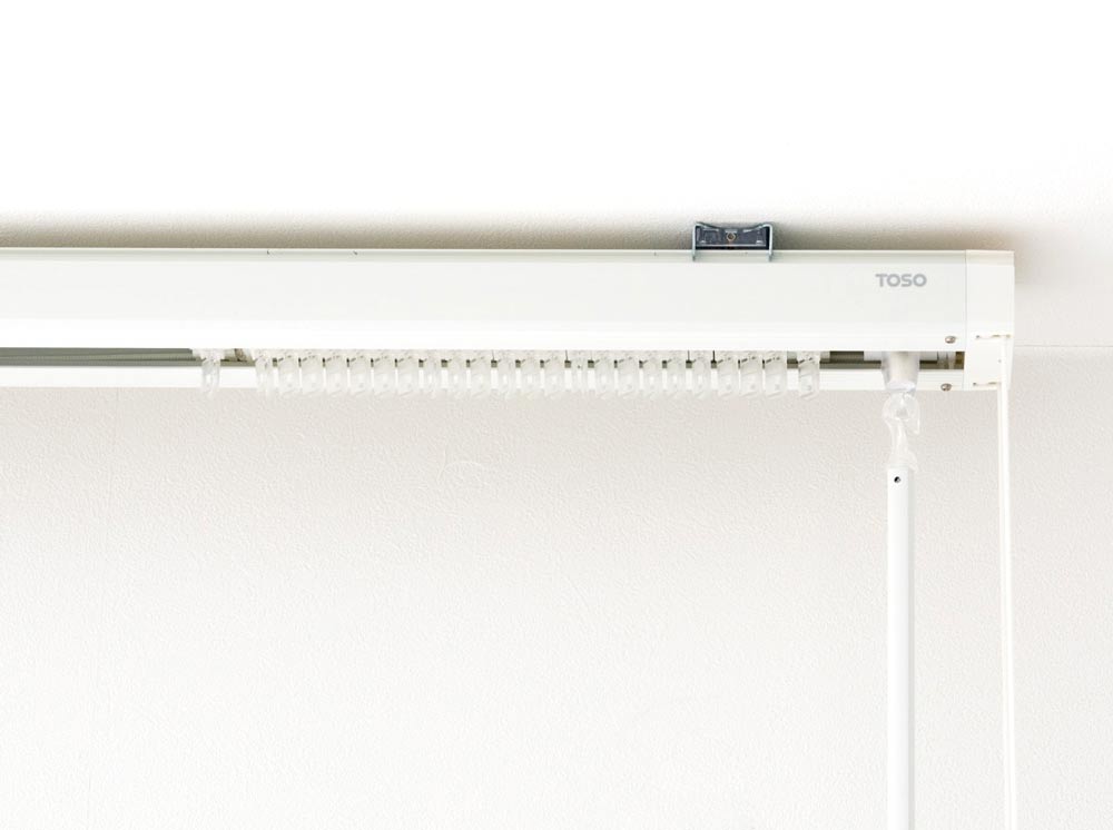 バーチカルブラインド ルーバーの取り付け方法 ランナーフックを寄せる