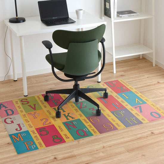 拭けるチェアマット 「Sheete me ! (シーテミー)」 90cm×150cm The alphabet blocks