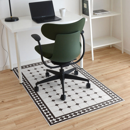 拭けるチェアマット 「Sheete me ! (シーテミー)」 90cm×150cm レトロタイルダイヤ ブラック