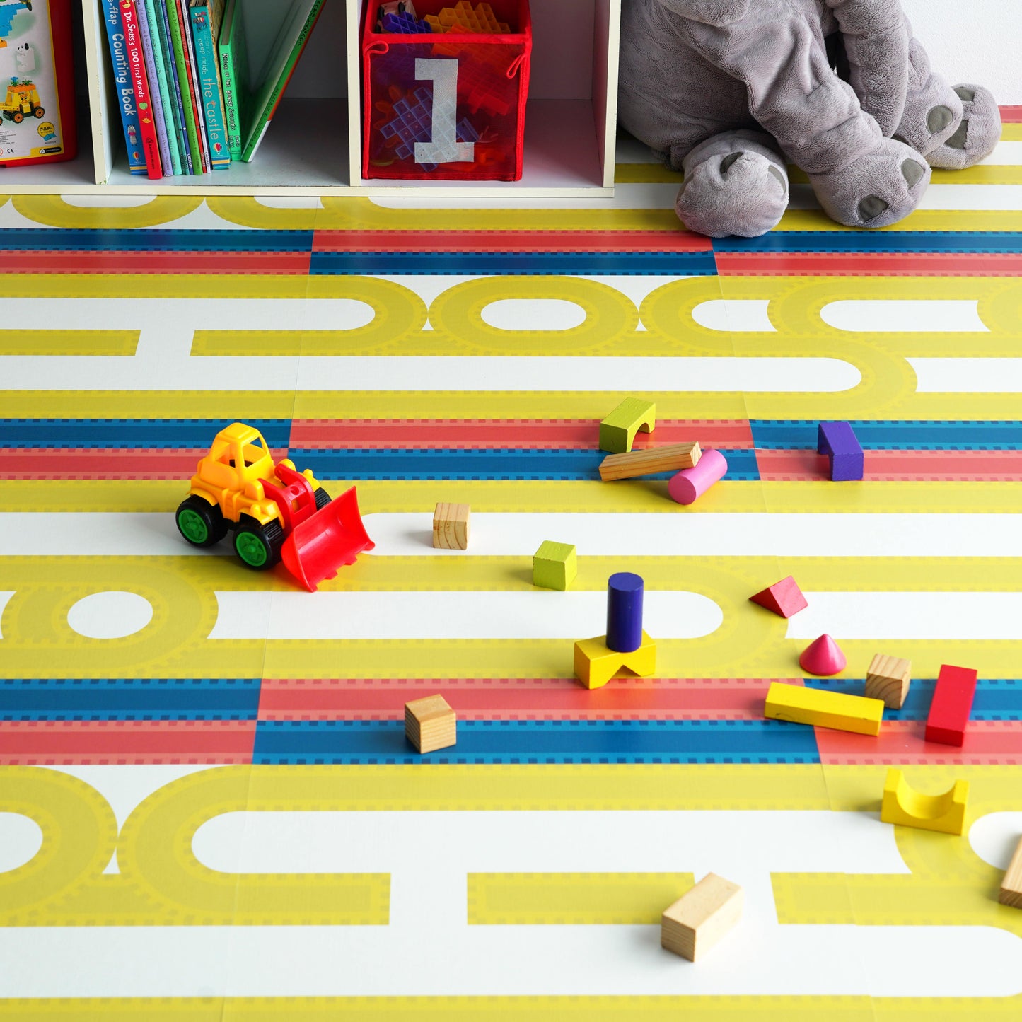 貼ってはがせる クッションフロアタイル WALL-RAIL SHUPOY シュポーイ（イエロー） Lサイズ Aセット＋Bセット 施工画像