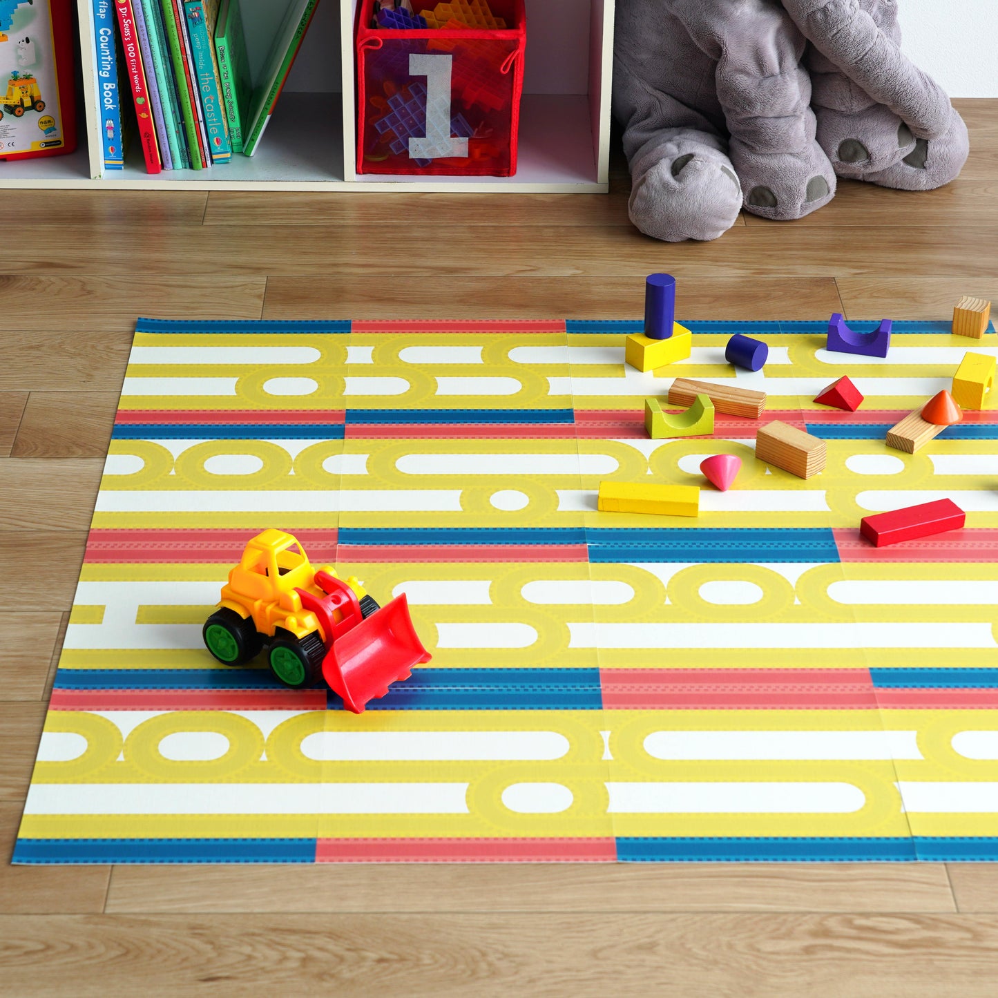 貼ってはがせる クッションフロアタイル WALL-RAIL SHUPOY シュポーイ（イエロー） Sサイズ 施工画像