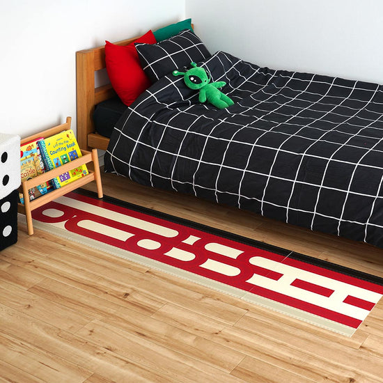 貼ってはがせる クッションフロアタイル WALL-RAIL SHUPOR シュポー（レッド） Lサイズ Aセット 施工画像