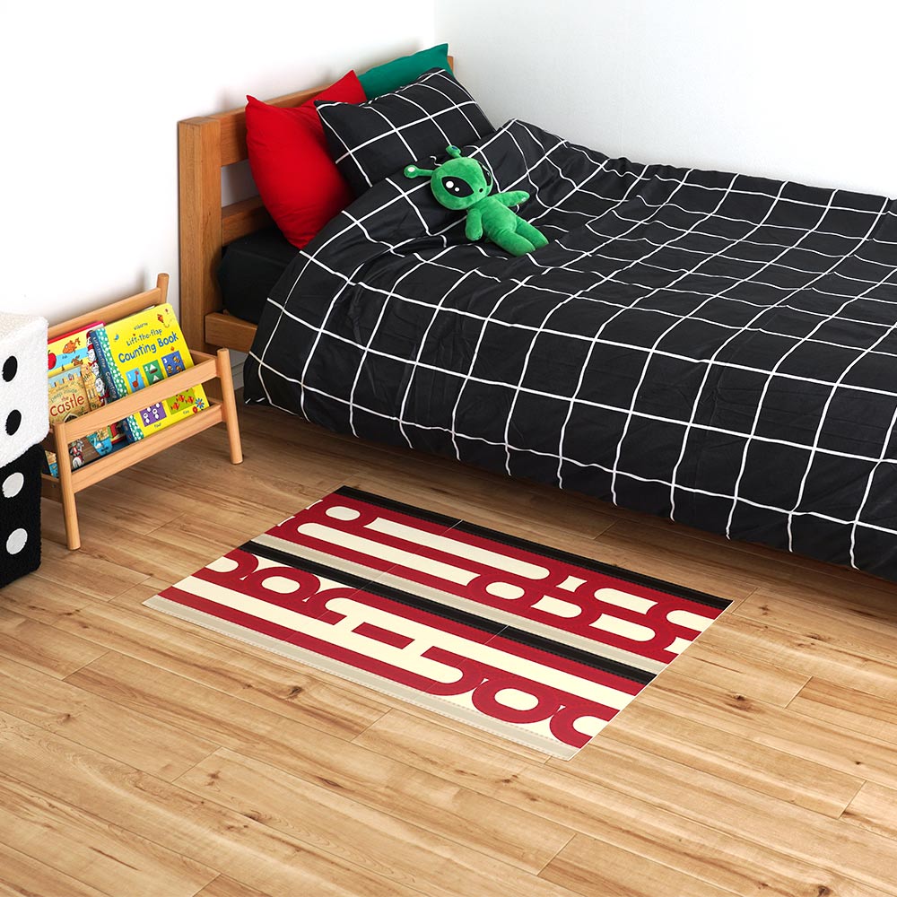 貼ってはがせる クッションフロアタイル WALL-RAIL SHUPOR シュポー（レッド） Mサイズ 施工画像