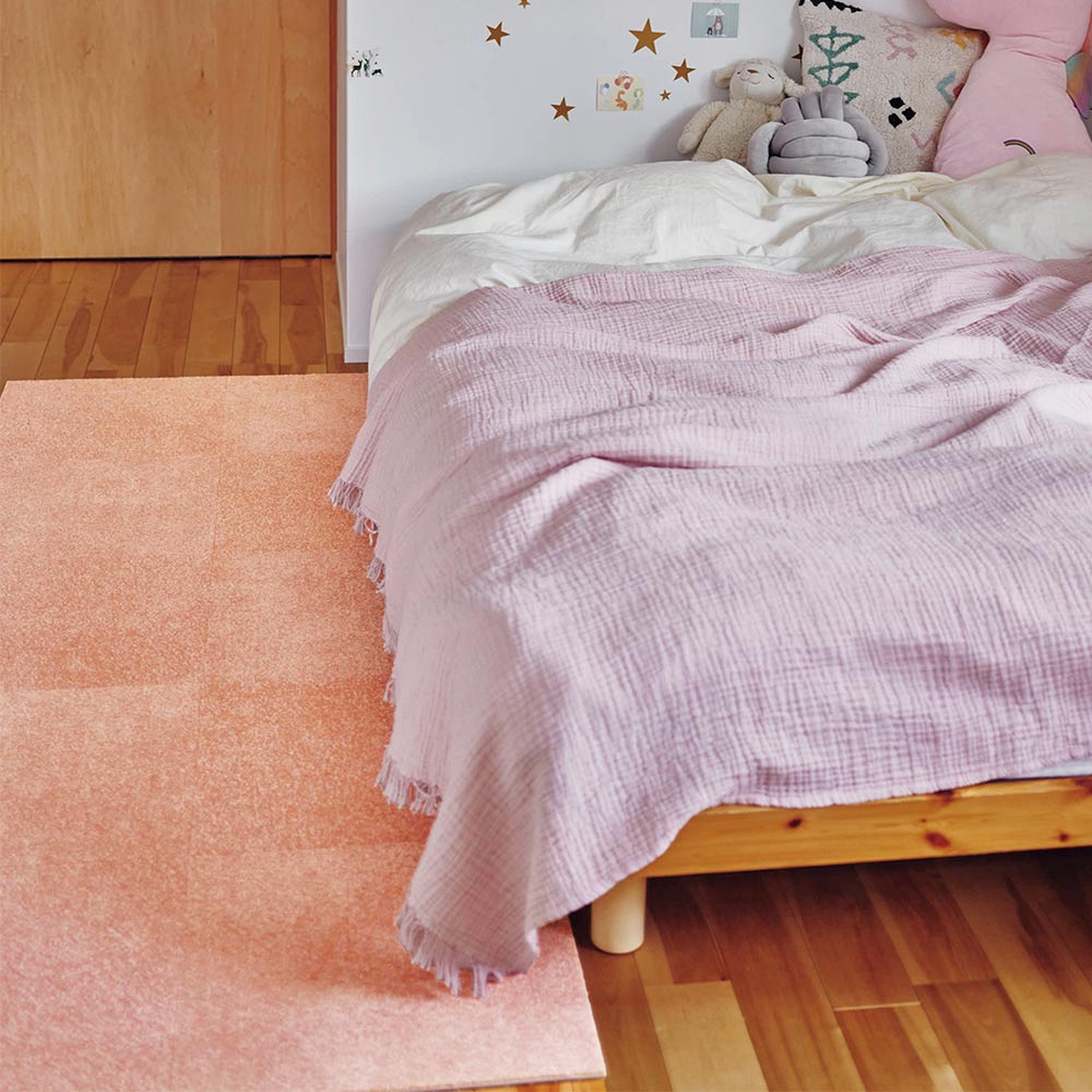 洗えるタイルカーペット 東リ ファブリックフロア アタック270 キャンバスファイン 【1枚単位で販売】 AK2709 ピーチ 吸着タイプ 床暖房対応