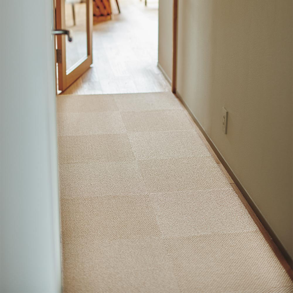 洗えるタイルカーペット 東リ ファブリックフロア アタック8000 サウンドカット 【1ケース(10枚入)単位で販売】 AK8002SC ぞうげ 吸着タイプ 床暖房対応 遮音