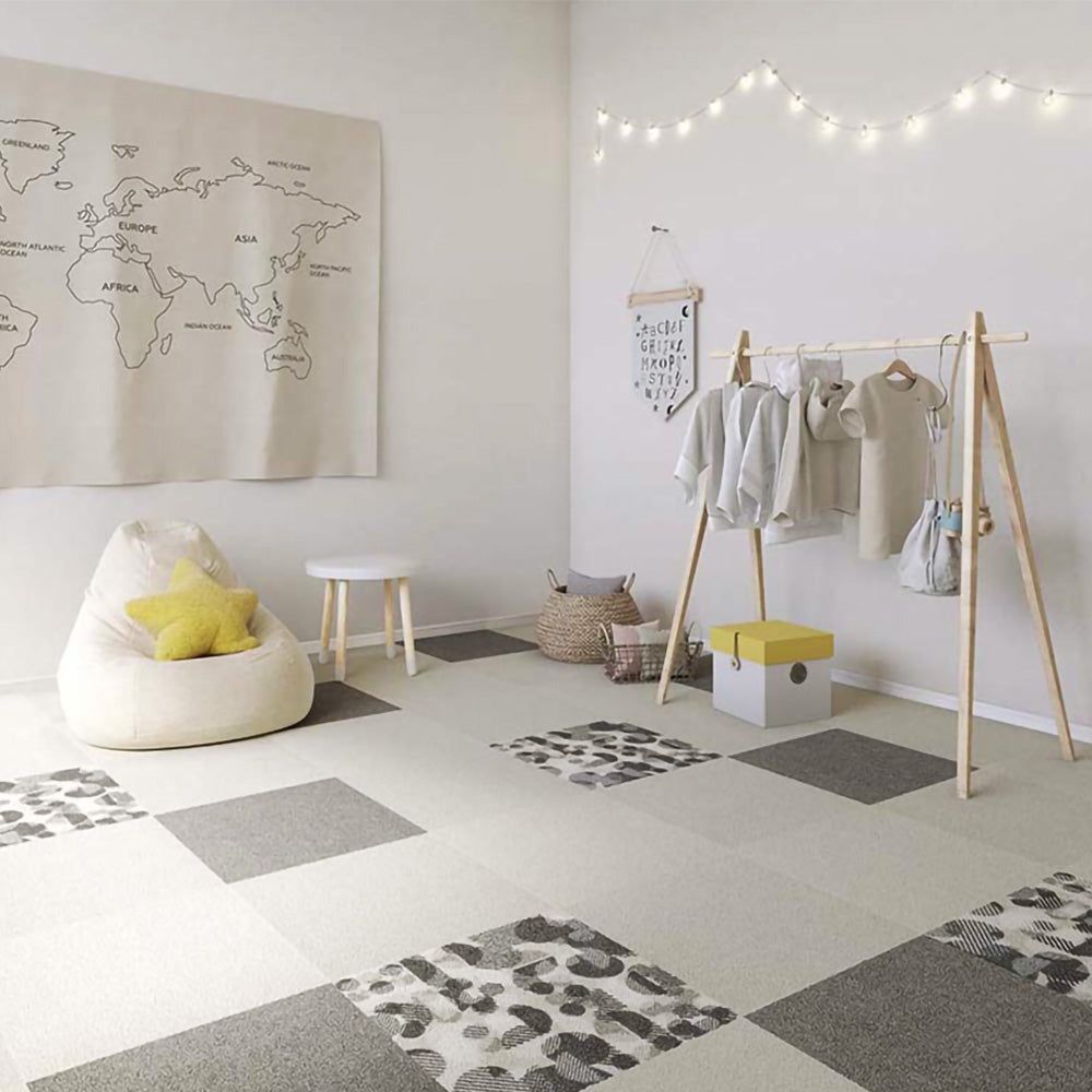 洗えるタイルカーペット サンゲツ  STYLE KIT+ <DISNEY> 【1ケース(10枚入)単位で販売】 KIT-1680  吸着タイプ 床暖房対応 消臭