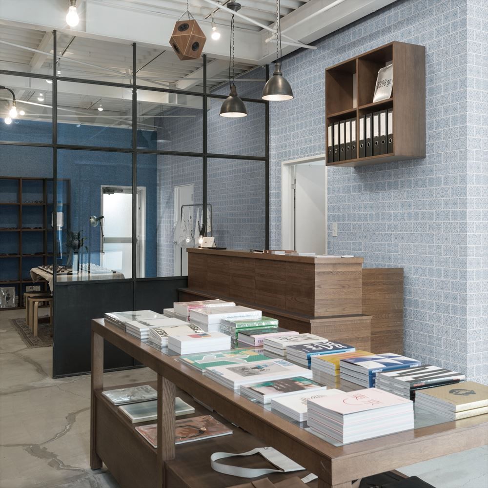 LL-6179 壁紙 のりなし クロス / リリカラ / ライト タイル柄【1m単位切り売り】