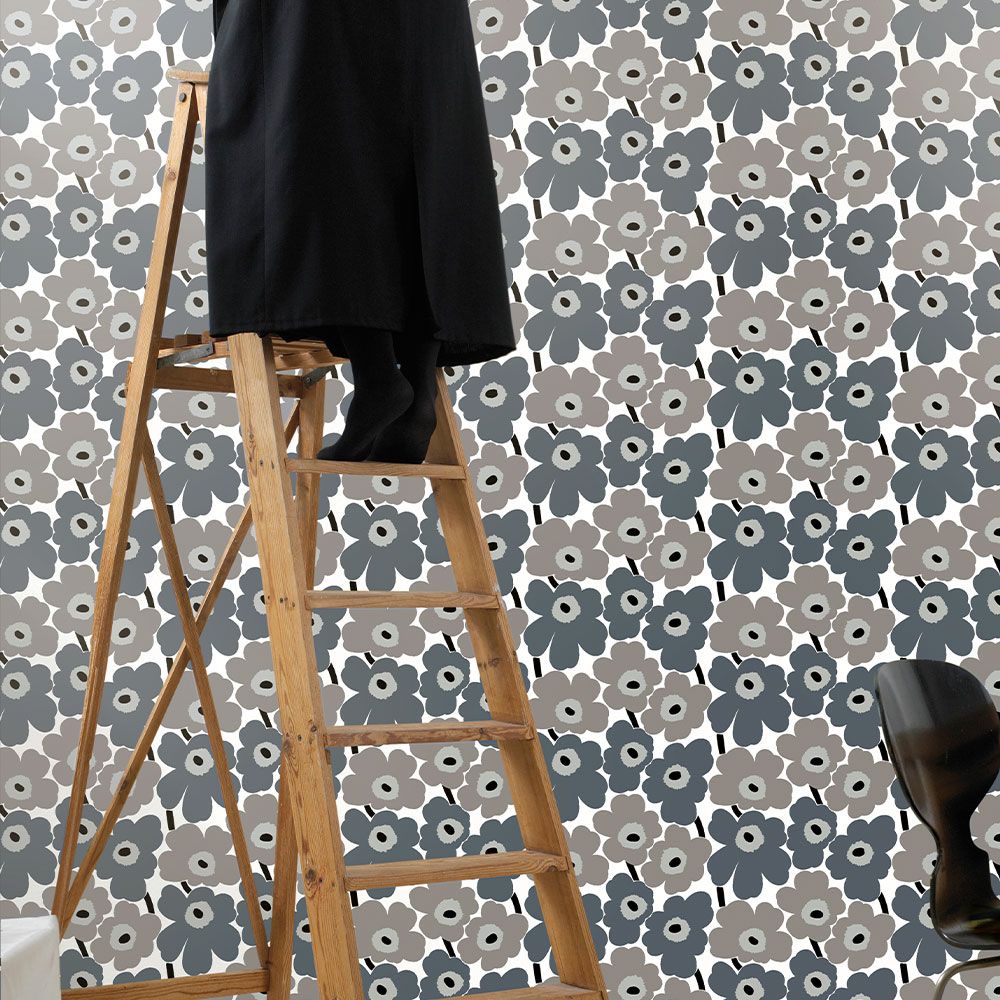 はがせる 壁紙 シール 「marimekko × NU WALLPAPER」Grey Pieni Unikko Peel and Stick Wallpaper / MKS4493