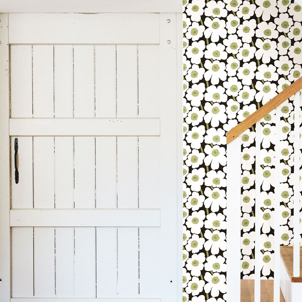 はがせる 壁紙 シール 「marimekko × NU WALLPAPER」Black Pieni Unikko Peel and Stick Wallpaper / MKS4494