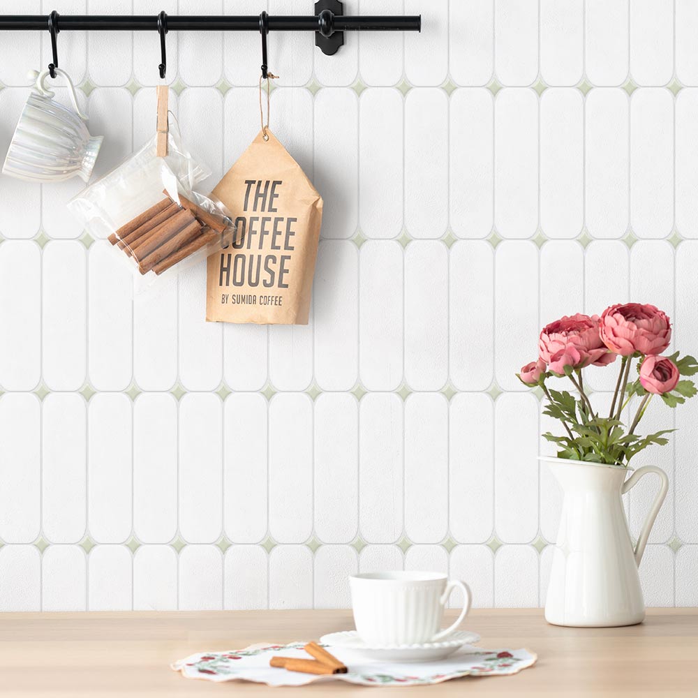 貼ってはがせる シール壁紙 「Hatte me! （ハッテミー）」 リメイクシート ラウンドタイル （65cm×1mサイズ） ROTI-12 / ホワイト×グリーン