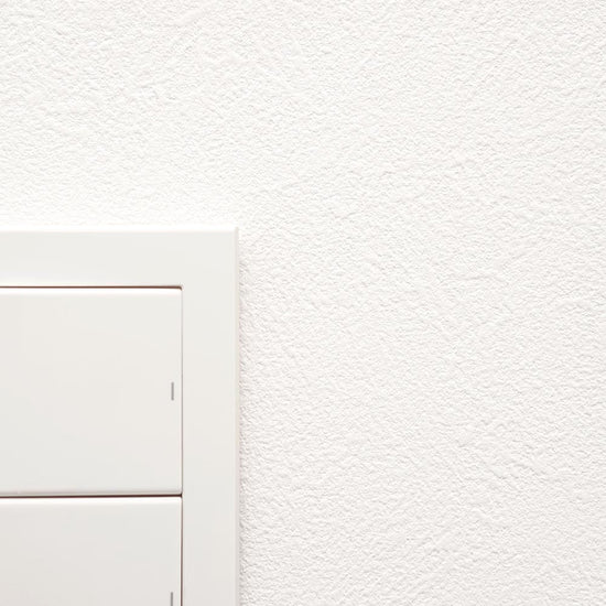 生のり付き ミミなし スリット壁紙 【幅46cm×10m】 天井用 国産壁紙 クロス / サンゲツ / 白の塗り壁調 SP-2546