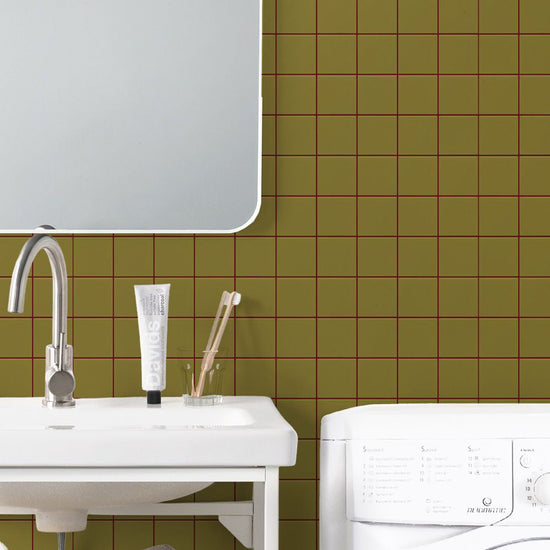 貼ってはがせる シール壁紙 「Hatte me! （ハッテミー）」 リメイクシート WALLN カラースクエアタイル （65cm×2.6mサイズ） CSQT-08 / オリーブ×ボルドー