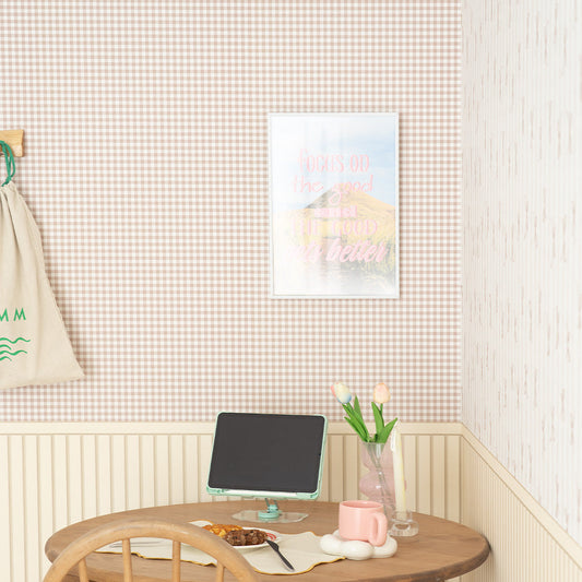 はがせる壁紙 のりなしタイプ What's poppin? ピクニックギンガム (49cm×2.5mサイズ) ミルクモカ