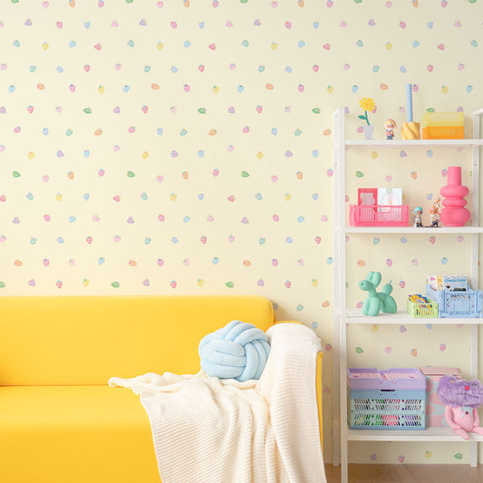 貼りやすいフリース壁紙 のりなしタイプ What's poppin? ストロベリードロップ レインボーベリー / イエロー