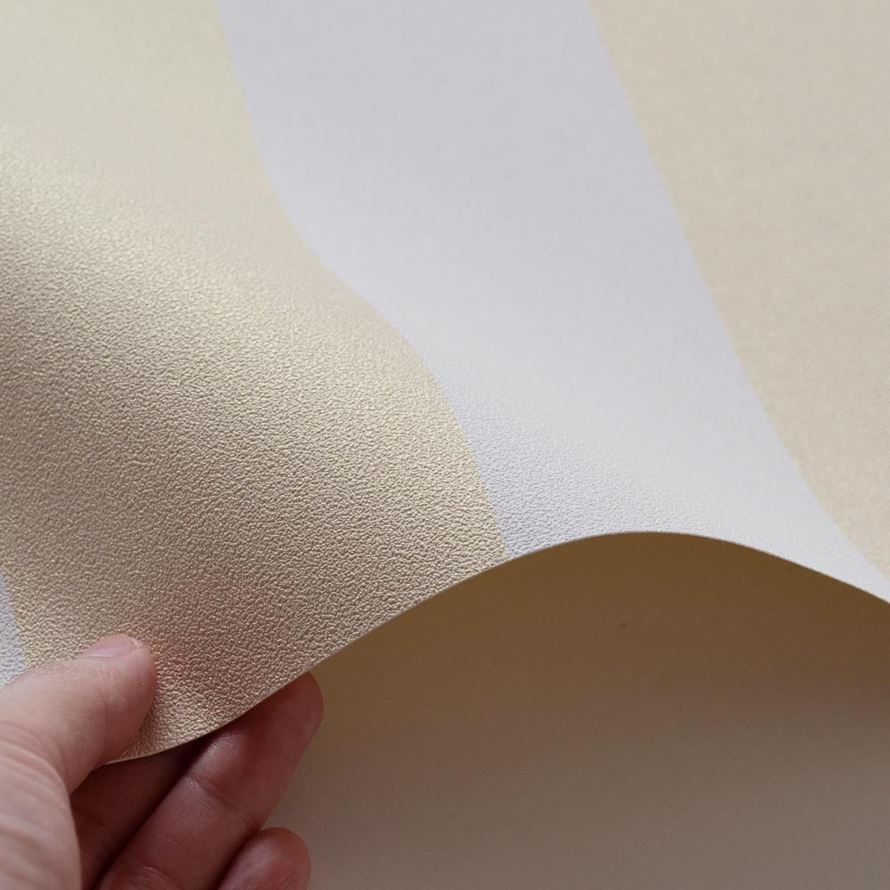 【在庫限り】 のり付き壁紙 サンゲツ×本舗オリジナル Harelu / stripe / Morning Gold 15m巻 ZC4007
