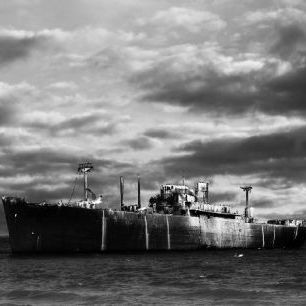 輸入壁紙 カスタム壁紙 PHOTOWALL / Ship Wreck - b/w (e6282)