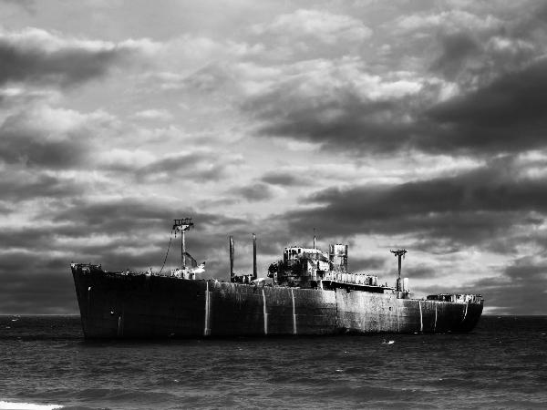 輸入壁紙 カスタム壁紙 PHOTOWALL / Ship Wreck - b/w (e6282)