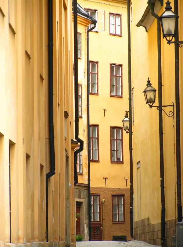 輸入壁紙 カスタム壁紙 PHOTOWALL / Narrow Alley of Stockholm Old Town (e22133)