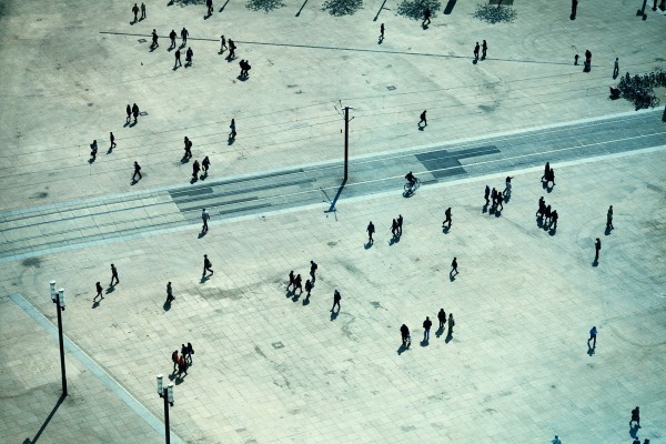 輸入壁紙 カスタム壁紙 PHOTOWALL / People in Alexanderplatz, Berlin (e22809)