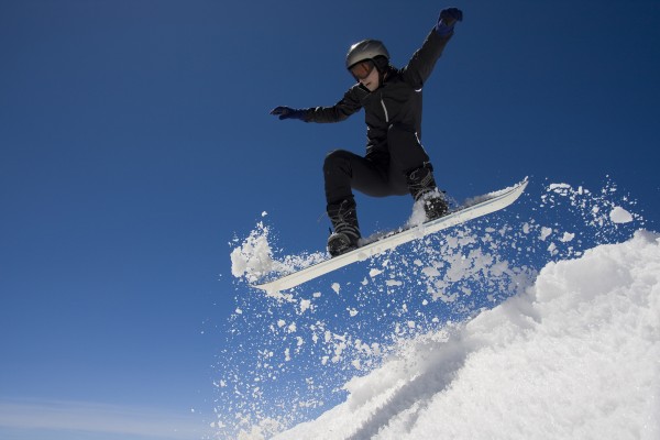 輸入壁紙 カスタム壁紙 Photowall Snowboarder Jumping Through Air E 壁紙屋本舗