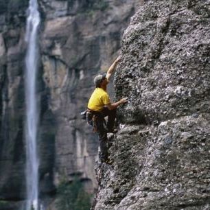 輸入壁紙 カスタム壁紙 PHOTOWALL / Rock Climbing at Bridal Veil Falls (e23254)