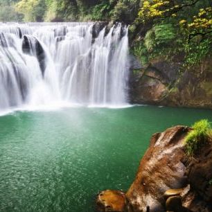 輸入壁紙 カスタム壁紙 PHOTOWALL / Emerald Green Shifen Waterfall (e24699)